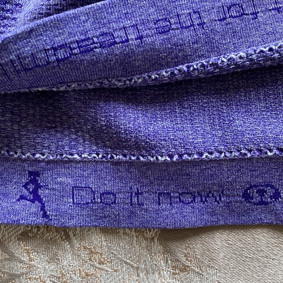 Lululemon Athletica Womens Swiftly Tech Crewneck Pullover Stretch Top Purple 8 - Picture 10 of 15